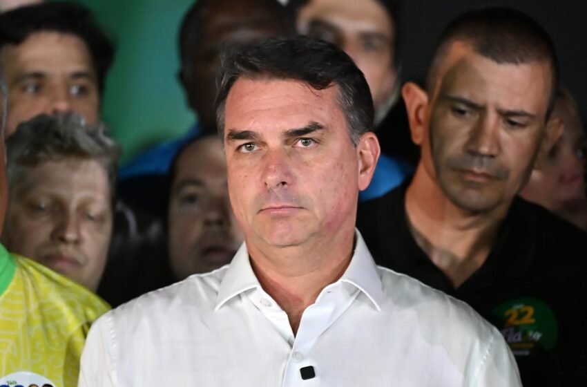  La escapada de Bolsonaro: de Brasil a Argentina para viajar a EE UU tras hacer escala en Ecuador