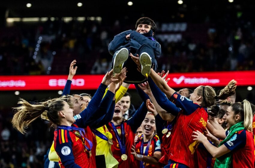  España, la selección que quiere “seguir inspirando”, mira al futuro tras su tercer título en tres años