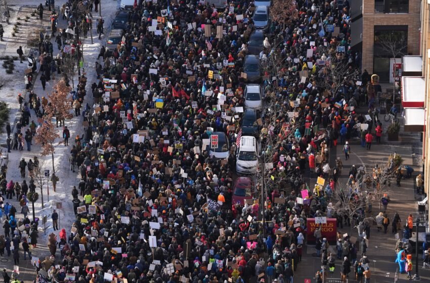  La detención de un niño de cinco años a manos del ICE echa más leña al fuego de las calles de Minneapolis