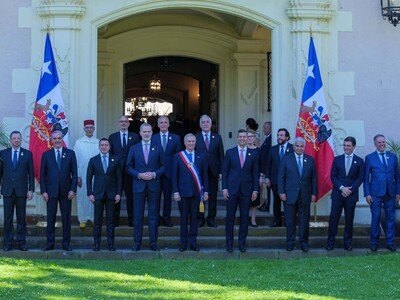  Abinader sale de Chile tras participar en investidura de presidente