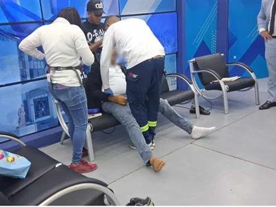  Fallece hombre mientras era entrevistado en un canal de televisión