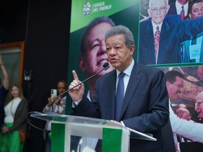  Leonel Fernández retoma agenda de juramentaciones este sábado