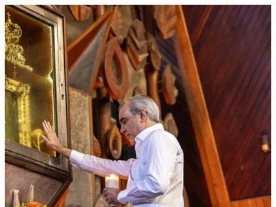  Luis Abinader ora por RD el Día de Nuestra Señora de la Altagracia