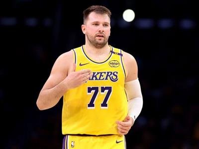  NBA: Reaves y Doncic arruinan noche de regreso de Anthony Davis