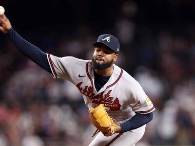  Los Bravos activan a Reynaldo López
