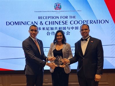  Miel "Mi campito" recibe galardón en Shanghái