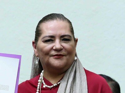  Sheinbaum respalda renuncia de presidenta del INE