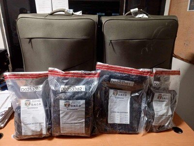  Arrestan a estadounidense con cocaína en AILA